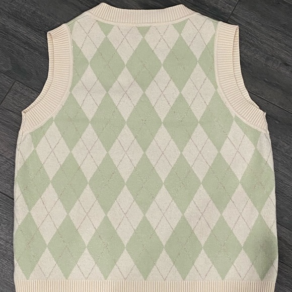 Princess Polly Sweater Vest - Picture 2 of 4